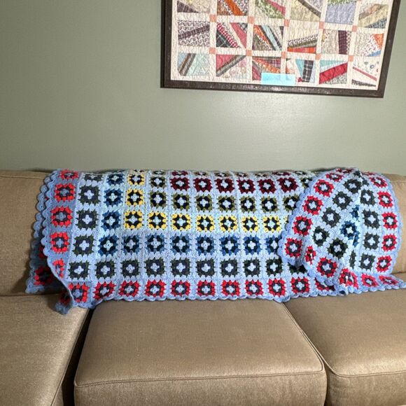 Vintage Handmade‎ Colorful Granny Square Crotchet Blanket Scalloped Edge 64x67 - Picture 3 of 9